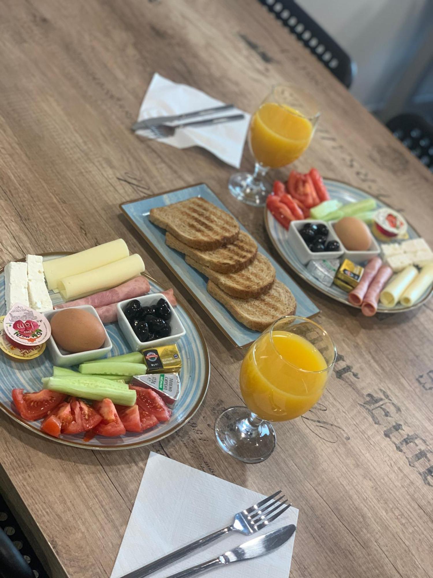 Dorm Bg Pet-Friendly Aparthotel Stara Zagora Esterno foto